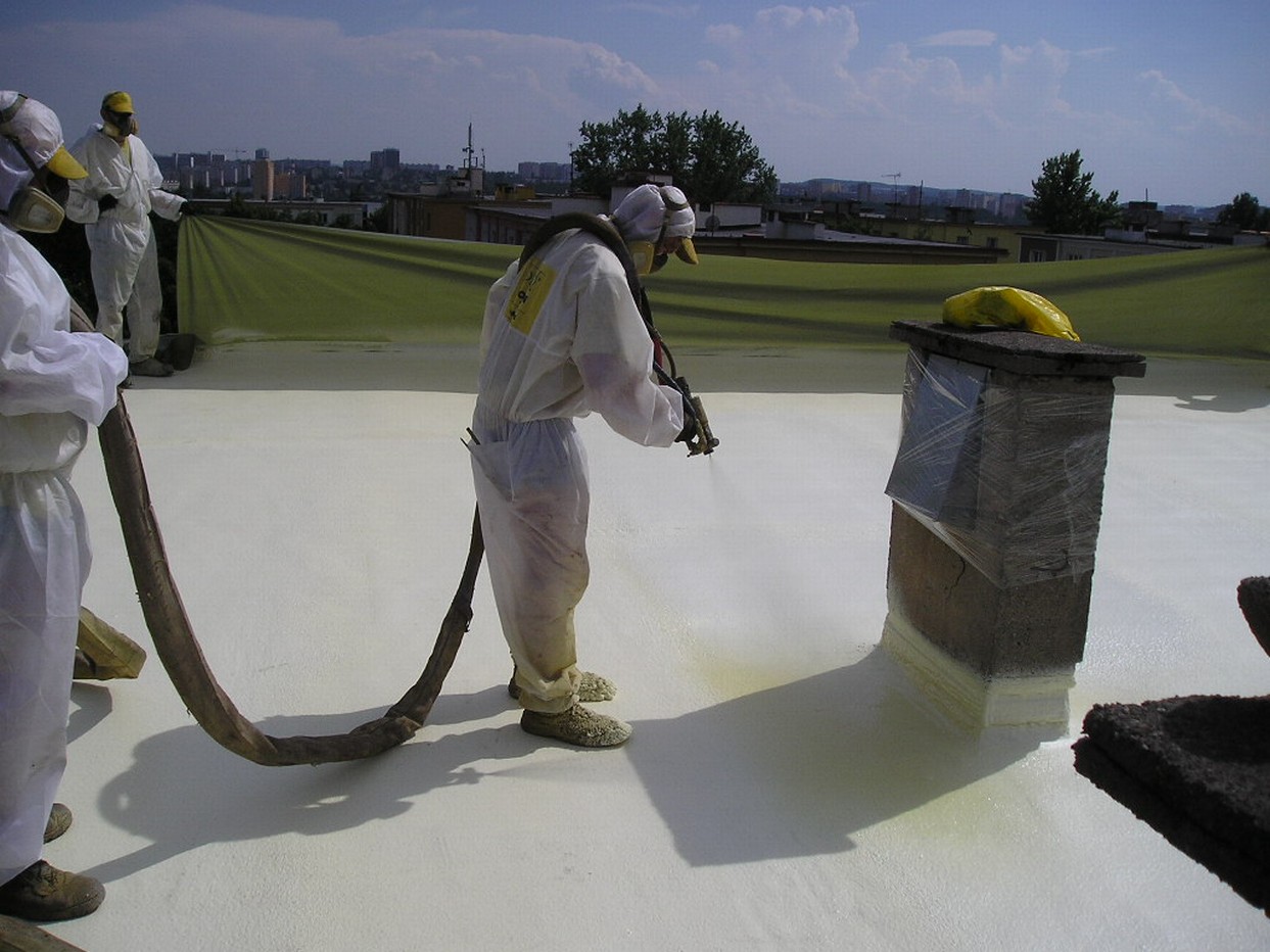 1.1.0 nástřikploché střechy tvrdou PUR pěnou