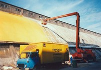 obr.1.1.01.  provádění nástřiku izolační vrstvy z montážníplošiny