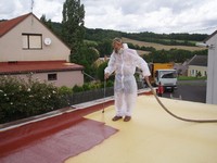 obr.1.1.04 nástřik UV akrylátové UV ochranné vrstvy