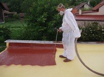 obr. 1.2.15 nástřik první vrstvy akrylátu