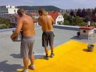 obr. 1.2.23  zásyp drcené břidlice do silikonu