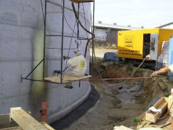 3,1,02 Nástřik tvrdé PUR pěny na betonovou stěnu fermentoru