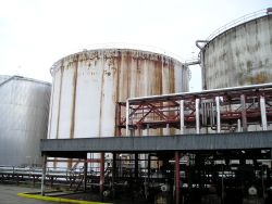 3,1,09 Skladovací tank ropných produktů před izolací