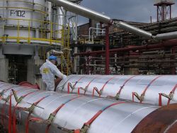 obr. 6,1,14 izolace rozvodů chladících medií litím tvrdé PUR pěny