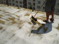 obr.12,1,1 ruční odstranění zvětralé mikrovrstvy, očištění povrchu 