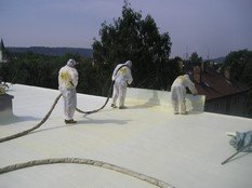 obr. 12,2,21 doplnění nové vrstvy PUR pěny, navýšení tloušťky celkové izolační vrstvy na 65 mm