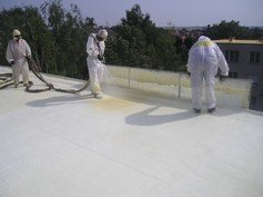 obr. 12,2,22 doplnění nové vrstvy PUR pěny, navýšení tloušťky celkové izolační vrstvy na 65 mm